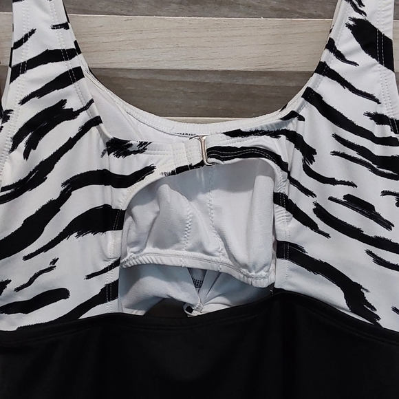 Slimming Control Tie-Front Cut Out One Piece Swimsuit | Beach Betty | Large - Picture 12 of 15